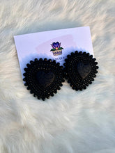 Load image into Gallery viewer, Black Heart Beaded Earrings
