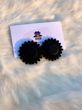 Load image into Gallery viewer, Matte Black Circle Beadded Earrings
